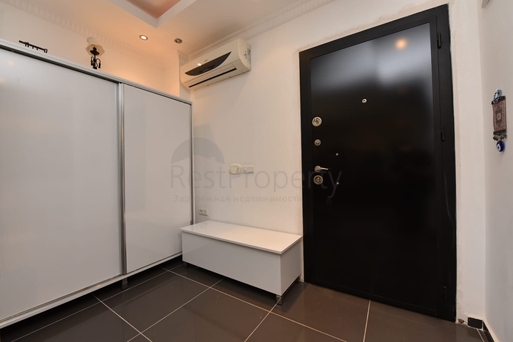 اطلالة بحر وقلعة - فيلا مستقلة مع مسبح وكراج - قريبة من مركز الانيا 