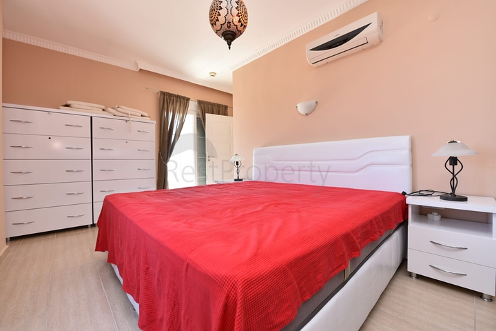 اطلالة بحر وقلعة - فيلا مستقلة مع مسبح وكراج - قريبة من مركز الانيا 