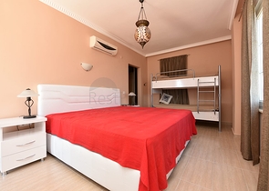 اطلالة بحر وقلعة - فيلا مستقلة مع مسبح وكراج - قريبة من مركز الانيا 