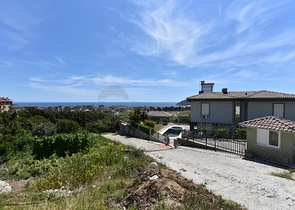 اطلالة بحر وقلعة - فيلا مستقلة مع مسبح وكراج - قريبة من مركز الانيا 