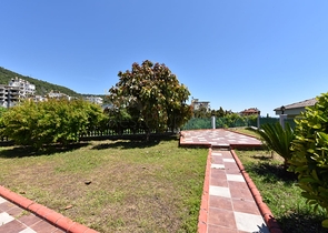 اطلالة بحر وقلعة - فيلا مستقلة مع مسبح وكراج - قريبة من مركز الانيا 