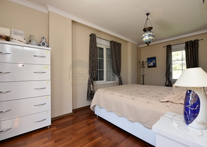 اطلالة بحر وقلعة - فيلا مستقلة مع مسبح وكراج - قريبة من مركز الانيا 