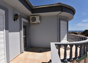 اطلالة بحر وقلعة - فيلا مستقلة مع مسبح وكراج - قريبة من مركز الانيا 