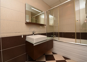 اطلالة بحر وقلعة - فيلا مستقلة مع مسبح وكراج - قريبة من مركز الانيا 