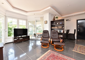 اطلالة بحر وقلعة - فيلا مستقلة مع مسبح وكراج - قريبة من مركز الانيا 