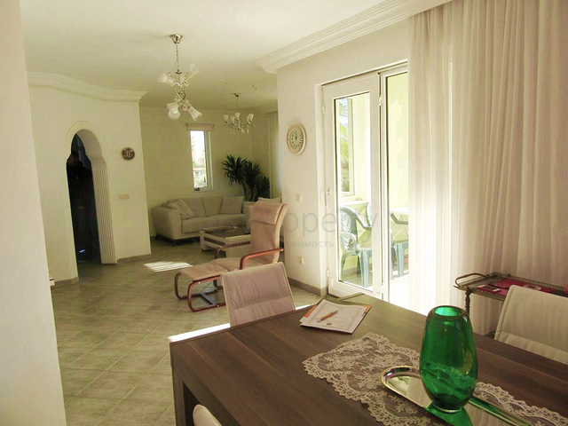 فيلا 6 + 1 في منطقة Nebiler Doshemealti