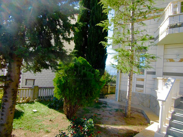 فيلا 6 + 1 في منطقة Nebiler Doshemealti