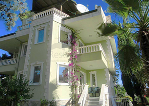 فيلا 6 + 1 في منطقة Nebiler Doshemealti