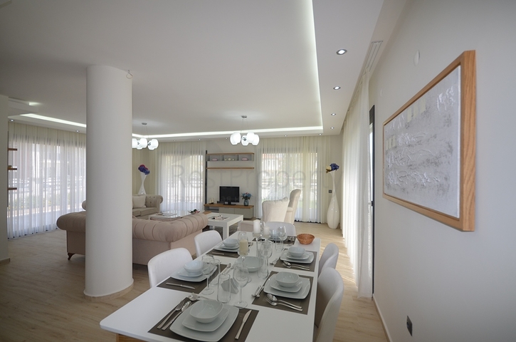 فيلا مستقلة - طابقين / اربع غرف نوم - في مدينة فتهية .