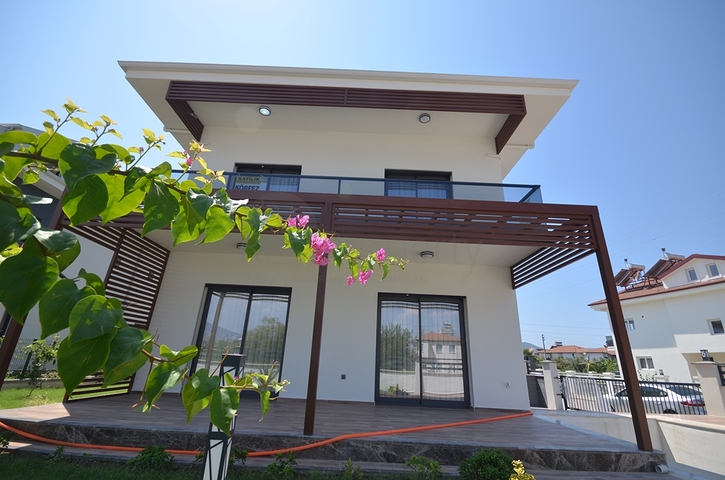 فيلا مستقلة - طابقين / اربع غرف نوم - في مدينة فتهية .