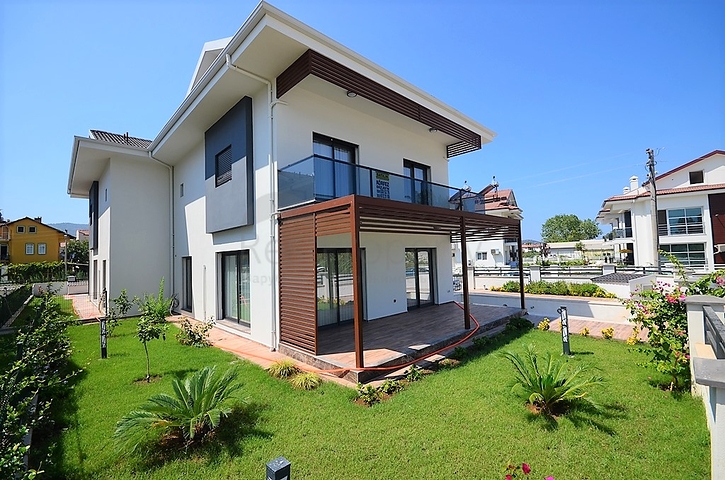 فيلا مستقلة - طابقين / اربع غرف نوم - في مدينة فتهية .