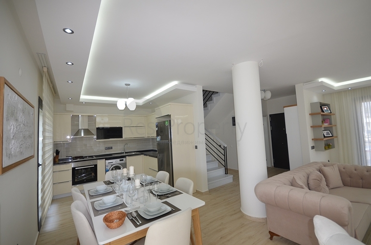 فيلا مستقلة - طابقين / اربع غرف نوم - في مدينة فتهية .