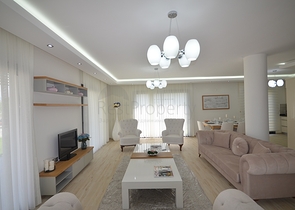 فيلا مستقلة - طابقين / اربع غرف نوم - في مدينة فتهية .