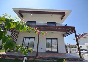 فيلا مستقلة - طابقين / اربع غرف نوم - في مدينة فتهية .