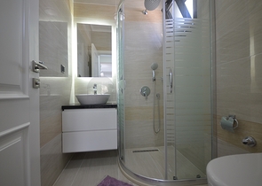 فيلا مستقلة - طابقين / اربع غرف نوم - في مدينة فتهية .