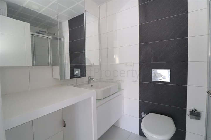 مجمع بخدمات ممتازة- شقة 2 غرفة وصالة - طابق مرتفع -مهموتلار / الانيا 