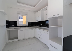 مجمع بخدمات ممتازة- شقة 2 غرفة وصالة - طابق مرتفع -مهموتلار / الانيا 