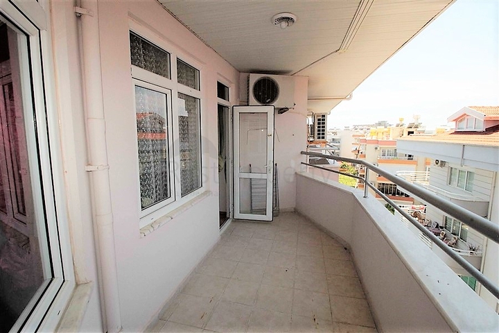 للراغبين بالاستثمار - شقة بسعر منافس في منطقة اوبا المركزية / الانيا 