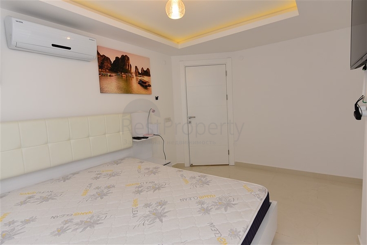 في مركز مدينة الانيا وعلى مسافة 150 متر من البحر - شقة 2 غرفة وصالة مفروشة . 