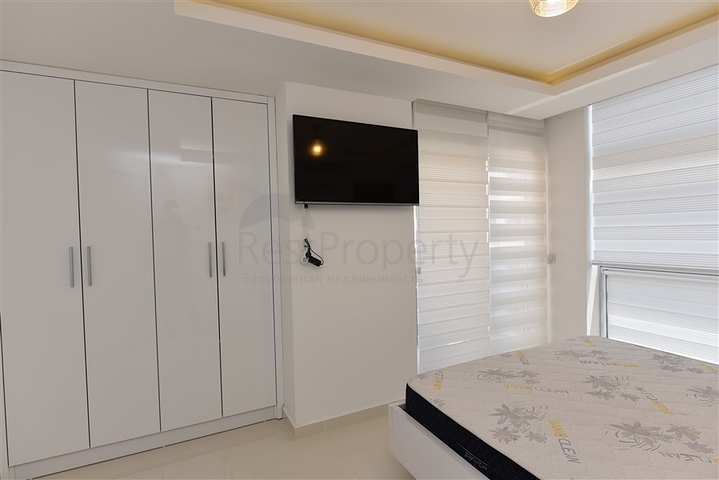 في مركز مدينة الانيا وعلى مسافة 150 متر من البحر - شقة 2 غرفة وصالة مفروشة . 