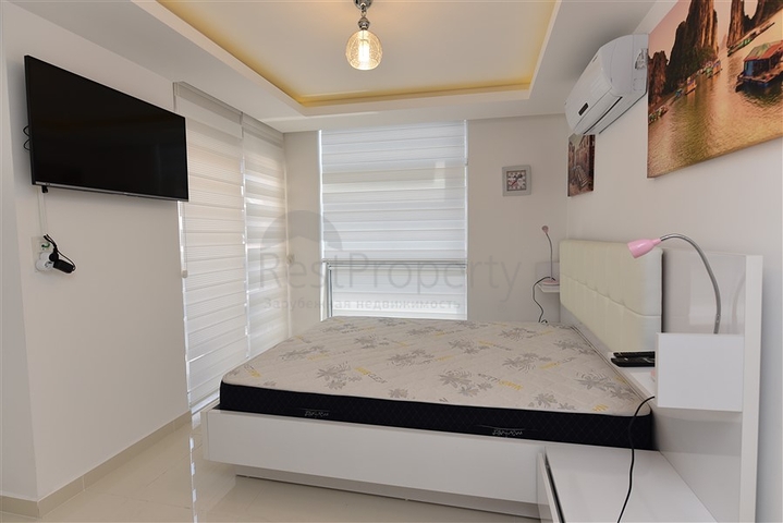 في مركز مدينة الانيا وعلى مسافة 150 متر من البحر - شقة 2 غرفة وصالة مفروشة . 