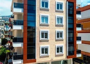 في مركز مدينة الانيا وعلى مسافة 150 متر من البحر - شقة 2 غرفة وصالة مفروشة . 