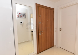 في مركز مدينة الانيا وعلى مسافة 150 متر من البحر - شقة 2 غرفة وصالة مفروشة . 