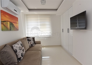 في مركز مدينة الانيا وعلى مسافة 150 متر من البحر - شقة 2 غرفة وصالة مفروشة . 