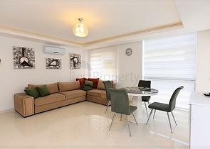 في مركز مدينة الانيا وعلى مسافة 150 متر من البحر - شقة 2 غرفة وصالة مفروشة . 