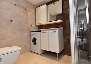 في مركز مدينة الانيا وعلى مسافة 150 متر من البحر - شقة 2 غرفة وصالة مفروشة . 