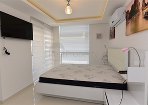 في مركز مدينة الانيا وعلى مسافة 150 متر من البحر - شقة 2 غرفة وصالة مفروشة . 