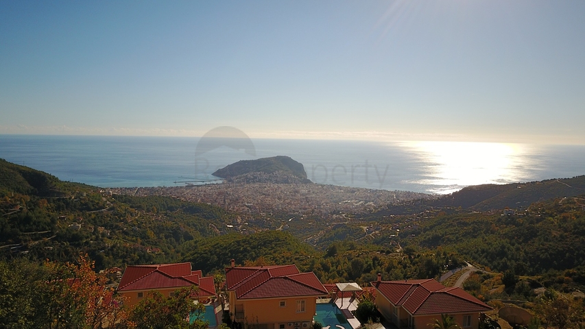 مشروع فلل حديثة - اطلالة بحر وقلعة - امكانية الدفع بالاقساط / الانيا 