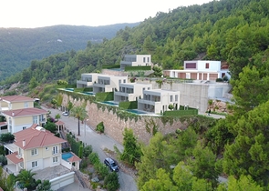 مشروع فلل حديثة - اطلالة بحر وقلعة - امكانية الدفع بالاقساط / الانيا 