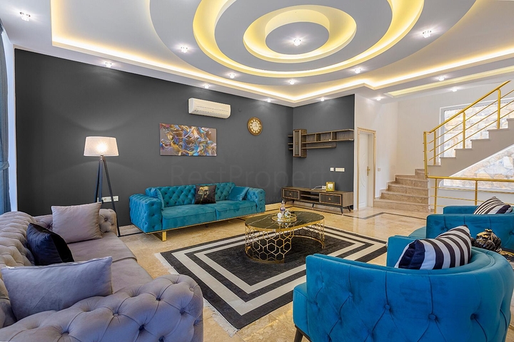 فيلا واسعة -ضمن مجمع غولد سيتي - كارجي جاك / الانيا 