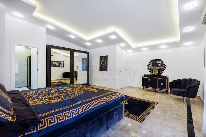 فيلا واسعة -ضمن مجمع غولد سيتي - كارجي جاك / الانيا 