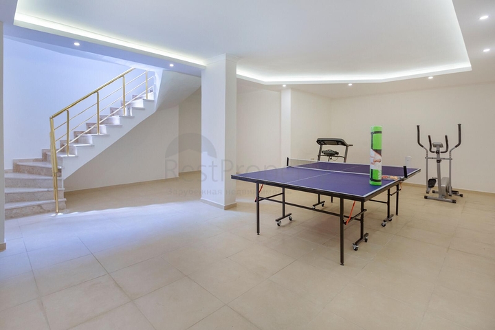 فيلا واسعة -ضمن مجمع غولد سيتي - كارجي جاك / الانيا 