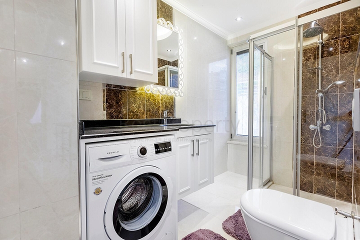 فيلا واسعة -ضمن مجمع غولد سيتي - كارجي جاك / الانيا 