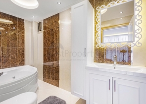 فيلا واسعة -ضمن مجمع غولد سيتي - كارجي جاك / الانيا 