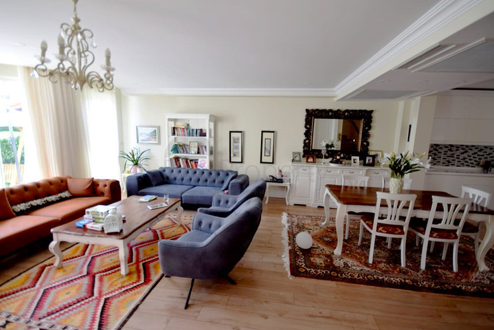 فيلا 3 + 1 في مجمع في منطقة دوشيمالتي أنطاليا