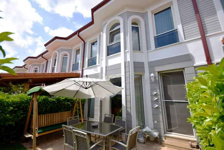 فيلا 3 + 1 في مجمع في منطقة دوشيمالتي أنطاليا