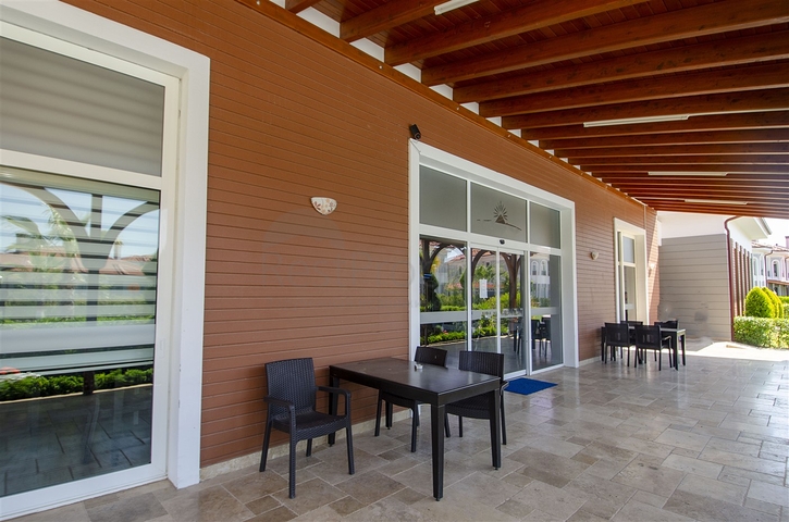 فيلا 3 + 1 في مجمع في منطقة دوشيمالتي أنطاليا