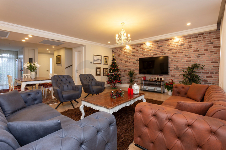 فيلا 3 + 1 في مجمع في منطقة دوشيمالتي أنطاليا