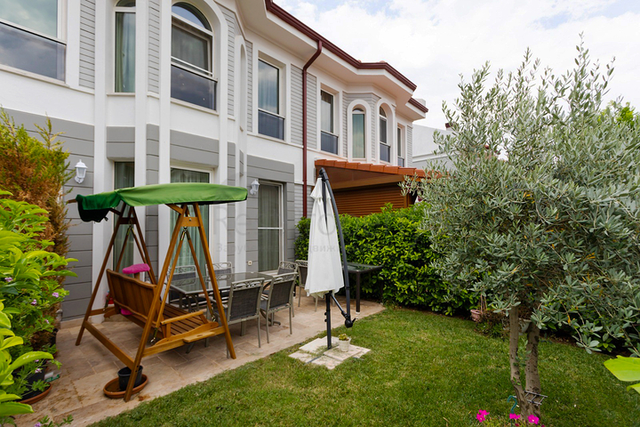 فيلا 3 + 1 في مجمع في منطقة دوشيمالتي أنطاليا