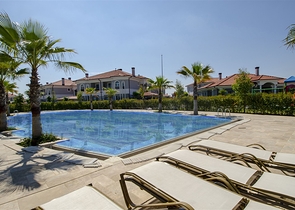 فيلا 3 + 1 في مجمع في منطقة دوشيمالتي أنطاليا