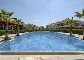 فيلا 3 + 1 في مجمع في منطقة دوشيمالتي أنطاليا