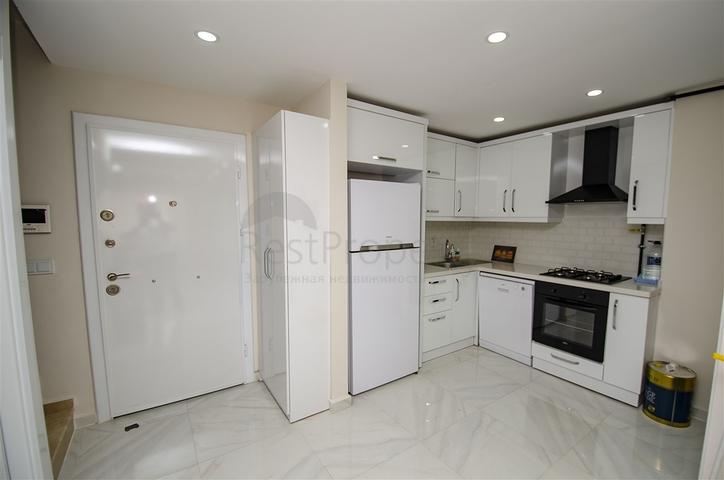 شقة 3 + 1 مع الأثاث في سارسو كونيالتي