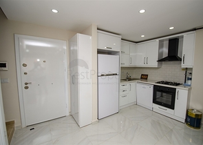 شقة 3 + 1 مع الأثاث في سارسو كونيالتي