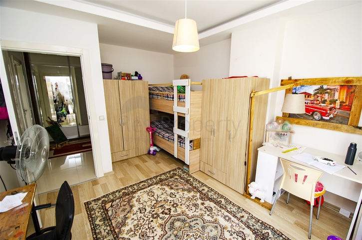 شقة من غرفتي نوم مع أثاث في كونيالتي أنطاليا