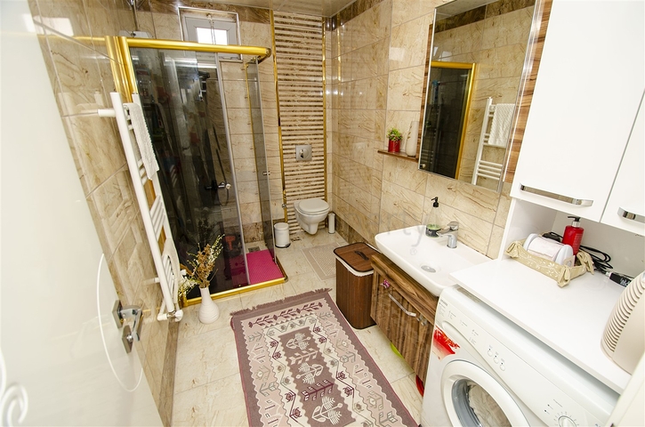 شقة من غرفتي نوم مع أثاث في كونيالتي أنطاليا