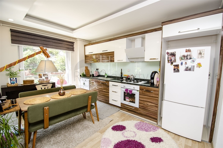 شقة من غرفتي نوم مع أثاث في كونيالتي أنطاليا